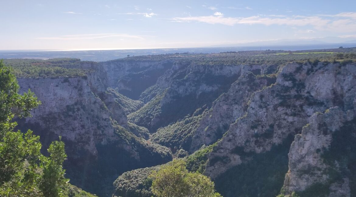 Discover the Terra delle Gravine Natural Park: A Unique Experience While Staying in a B&B in Massafra