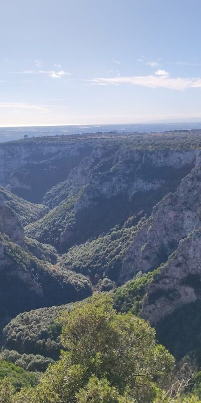 Discover the Terra delle Gravine Natural Park: A Unique Experience While Staying in a B&B in Massafra